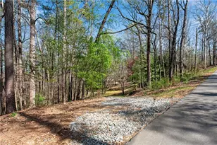 126 E Lake Dr, Roswell, GA 30075 - Photo 33