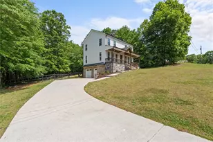 253 Mulberry Ln, Lindale, GA 30147 - Photo 3