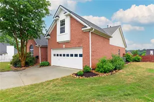 193 April Ridge Ln, Lawrenceville, GA 30045 - Photo 3