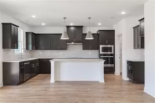 962 Homepark Circle, Buford, GA 30518 - Photo 7