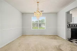5578 Wellborn Creek Dr, Lithonia, GA 30058 - Photo 3