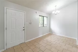 602 Brighton Dr, Lawrenceville, GA 30043 - Photo 5