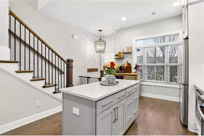 4302 Parkside Place, Atlanta, GA 30342 - Photo 5