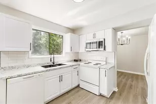 6317 Creekford Ln, Lithonia, GA 30058 - Photo 15