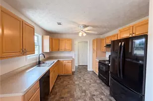 1003 Brynn Dr, Winder, GA 30680 - Photo 9