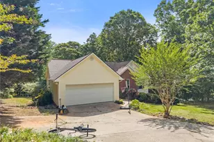 413 Rolling Meadows Dr, Cleveland, GA 30528 - Photo 5