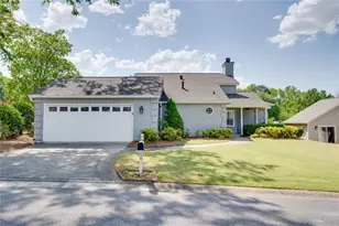 35 Ashleigh Terrace NE, Marietta, GA 30062 - Photo 3