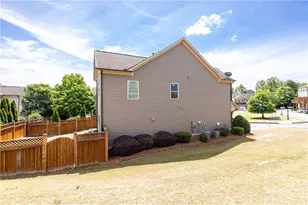 7595 Stoneridge Dr, Atlanta, GA 30328 - Photo 35