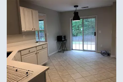 370 Manor Glen Drive, Suwanee, GA 30024 - Photo 9