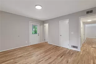 2649 Rolling View Dr SE, Smyrna, GA 30080 - Photo 15