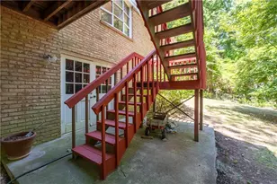 2562 River Knoll Dr SW, Lilburn, GA 30047 - Photo 45
