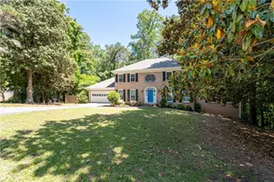 2562 River Knoll Dr SW, Lilburn, GA 30047 - Photo 5