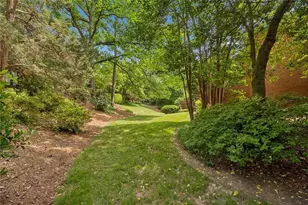 8 Willow Glen NE, Atlanta, GA 30342 - Photo 43