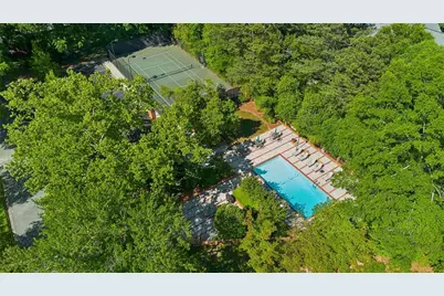 8 Willow Glen NE, Atlanta, GA 30342 - Photo 39