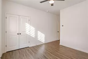 906 Brees Ct, Atlanta, GA 30318 - Photo 9