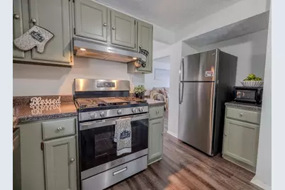 2073 Raintree Place, Lithonia, GA 30058 - Photo 11