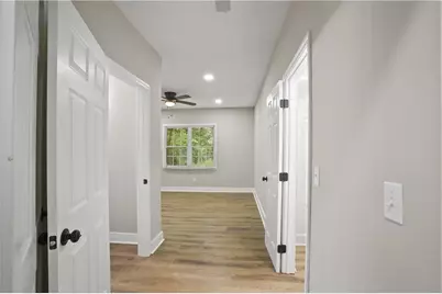 556 Holly St NW, Atlanta, GA 30318 - Photo 9