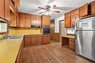 972 Bingham Ln, Stone Mountain, GA 30083 - Photo 15