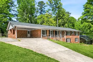 972 Bingham Ln, Stone Mountain, GA 30083 - Photo 3