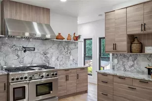 10785 Shallowford Rd, Roswell, GA 30075 - Photo 25