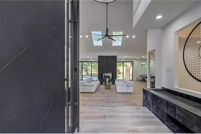10785 Shallowford Road, Roswell, GA 30075 - Photo 3
