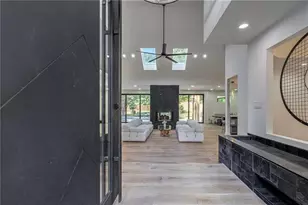10785 Shallowford Rd, Roswell, GA 30075 - Photo 3