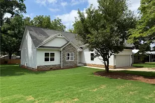 875 Lynn Ave, Jefferson, GA 30549 - Photo 1