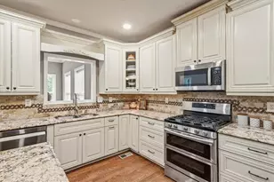 4030 Suwanee Bend Dr, Suwanee, GA 30024 - Photo 15