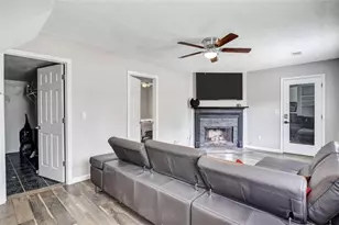 2225 Pleasant Hill Rd, Atlanta, GA 30349 - Photo 17