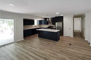 8443 Park Ridge Ln, Riverdale, GA 30274 - Photo 5