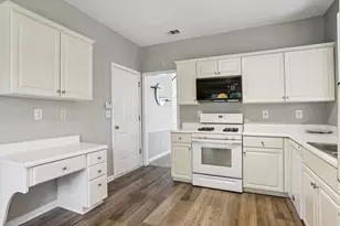 2572 Pembrooke Way, Lawrenceville, GA 30044 - Photo 13