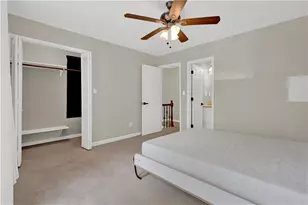 4 Holly Downs Ct NW, Atlanta, GA 30318 - Photo 19