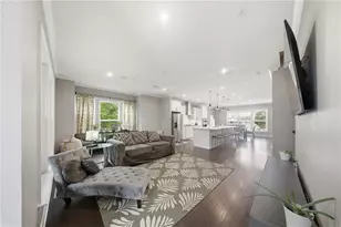 2087 Holtz Ln, Atlanta, GA 30318 - Photo 15