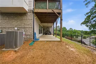 2087 Holtz Ln, Atlanta, GA 30318 - Photo 41