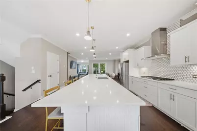 2087 Holtz Lane, Atlanta, GA 30318 - Photo 9
