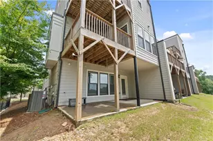 2087 Holtz Ln, Atlanta, GA 30318 - Photo 3