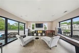 2087 Holtz Ln, Atlanta, GA 30318 - Photo 29