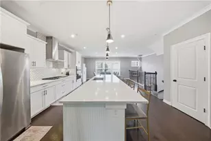 2087 Holtz Ln, Atlanta, GA 30318 - Photo 7