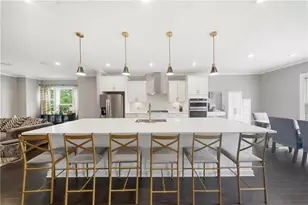 2087 Holtz Ln, Atlanta, GA 30318 - Photo 5