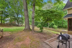 1010 Fairwood Ln NW, Acworth, GA 30101 - Photo 21
