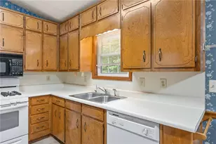 2750 Old Ivy Ct, Buford, GA 30519 - Photo 11