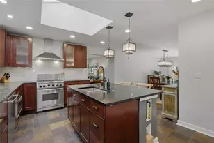 1322 Brook Forest Dr NE, Atlanta, GA 30324 - Photo 15