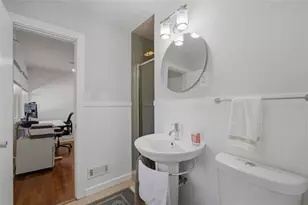 1322 Brook Forest Dr NE, Atlanta, GA 30324 - Photo 35