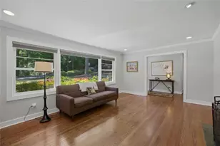 1322 Brook Forest Dr NE, Atlanta, GA 30324 - Photo 9