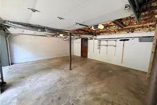 1322 Brook Forest Dr NE, Atlanta, GA 30324 - Photo 39