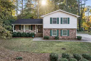 2252 Valley Creek Cir, Snellville, GA 30078 - Photo 3