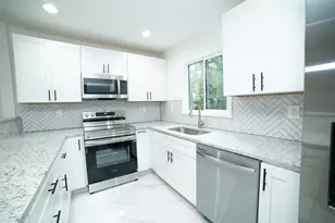 956 SW Oakland Dr SW, Atlanta, GA 30310 - Photo 9