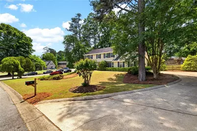 445 Cove Drive NE, Marietta, GA 30067 - Photo 7