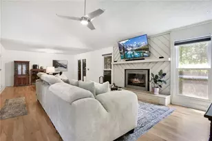 3195 Creek Dr, Marietta, GA 30062 - Photo 7