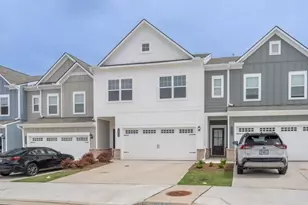 1074 Chastain Dr, Sugar Hill, GA 30518 - Photo 3